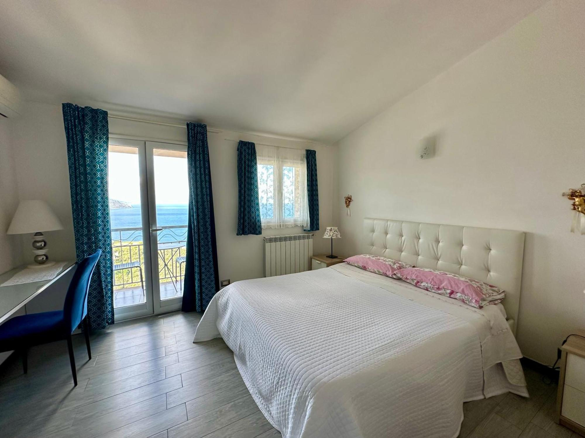 Bed and Breakfast Blue Sky House Таорміна Екстер'єр фото
