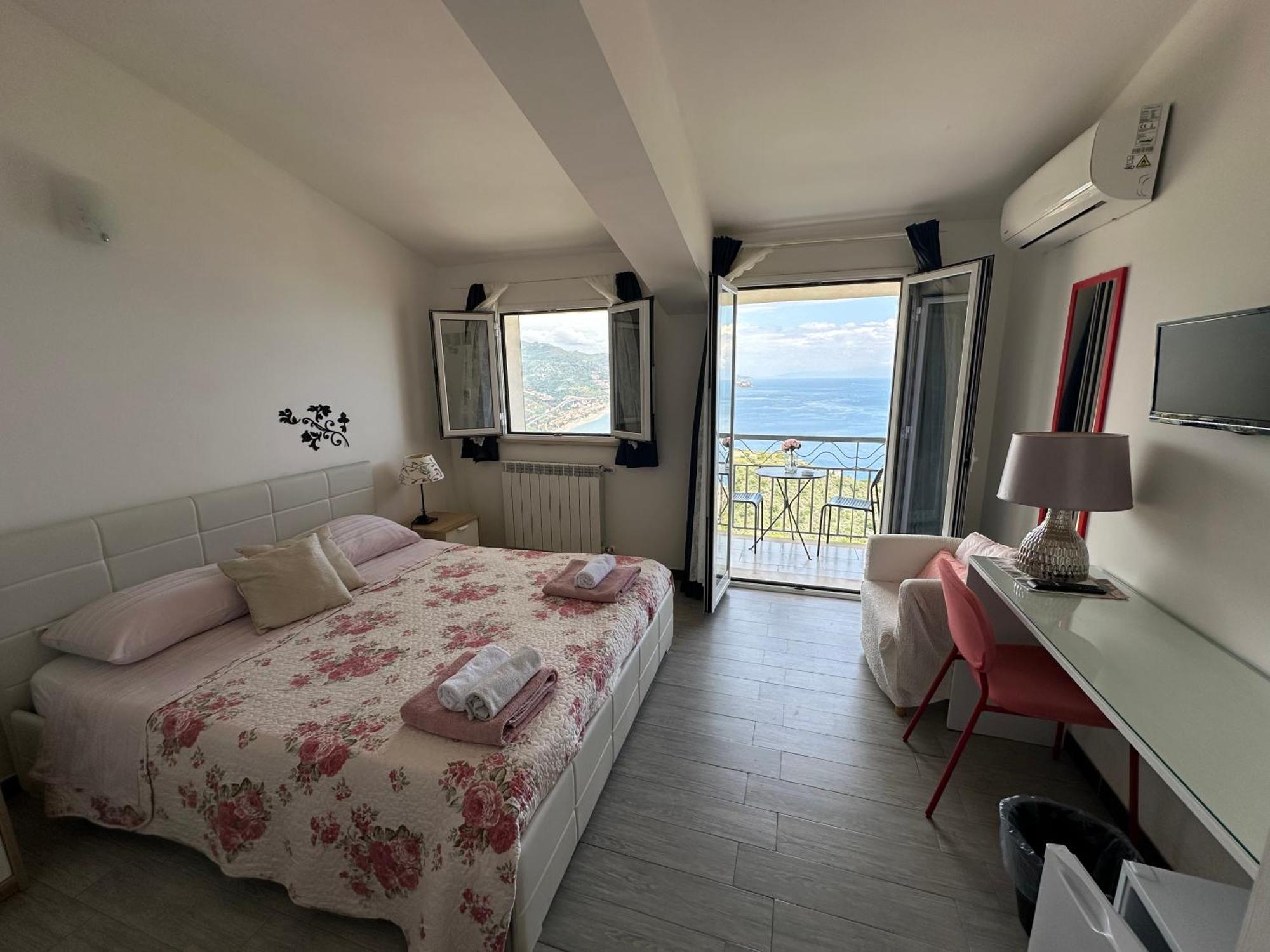 Bed and Breakfast Blue Sky House Таорміна Екстер'єр фото